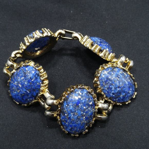 Vintage Blue Lucite Confetti Bracelet, Glitter Flakes, 1950s  Jewelry - Picture 5 of 10